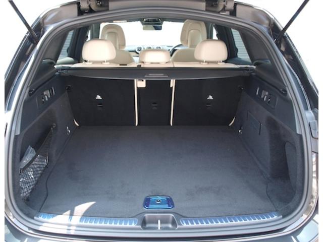 ＧＬＣ ＧＬＣ２２０　ｄ　４ＭＡＴＩＣ　レザーエクスクルーシブパッケージ　Ｂｌｕｅｔｏｏｔｈ接続　ＥＴＣ　ＬＥＤヘッドライト　ＴＶ　アイドリングストップ　クルーズコントロール　コネクテッド機能　サイドカメラ　サンルーフ・ガラスルーフ（39枚目）