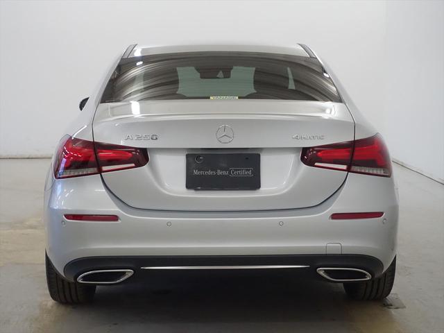 Ａクラスセダン Ａ２５０　４ＭＡＴＩＣ　セダン　レーダーセーフティパッケージ　ナビゲーションパッケージ　Ｂｌｕｅｔｏｏｔｈ接続　ＥＴＣ　ＬＥＤヘッドライト　ＴＶ　アイドリングストップ　クルーズコントロール　コネクテッド機能　シートヒーター（3枚目）
