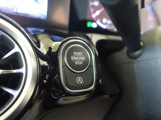 ＧＬＡクラス ＧＬＡ２００　ｄ　４ＭＡＴＩＣ　ＡＭＧラインパッケージ　ＡＭＧレザーエクスクルーシブパッケージ　Ｂｌｕｅｔｏｏｔｈ接続　ＥＴＣ　ＬＥＤヘッドライト　ＴＶ　アイドリングストップ　クルーズコントロール　コネクテッド機能　サイドカメラ（29枚目）