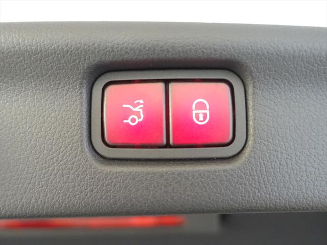 Ｃクラス Ｃ１８０　アバンギャルド　ＡＭＧラインパッケージ　ベーシックパッケージ　Ｂｌｕｅｔｏｏｔｈ接続　ＥＴＣ　ＬＥＤヘッドライト　ＴＶ　アイドリングストップ　クルーズコントロール　コネクテッド機能　サイドカメラ　シートヒーター（24枚目）