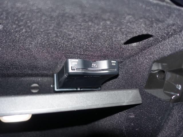 Cクラス C180 アバンギャルド AMGライン ベーシックパッケージ Bluetooth接続 ETC LEDヘッドライト TV アイドリングストップ クルーズコントロール コネクテッド機能 サイドカメラ サンルーフ・ガラスルーフ シートヒーター(21枚目)