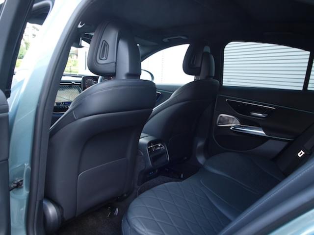 Ｅクラス Ｅ２２０　ｄ　アバンギャルド　ＡＭＧラインパッケージ　レザーエクスクルーシブパッケージ　アドバンスドパッケージ　デジタルインテリアパッケージ　Ｂｌｕｅｔｏｏｔｈ接続　ＥＴＣ　ＬＥＤヘッドライト　ＴＶ　アイドリングストップ（9枚目）