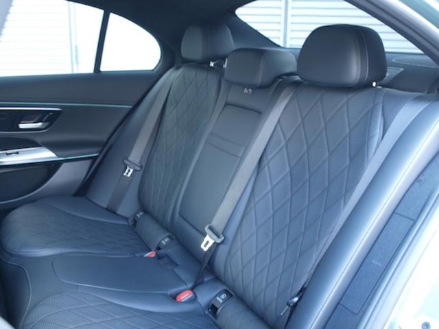 Ｅクラス Ｅ２２０　ｄ　アバンギャルド　ＡＭＧラインパッケージ　レザーエクスクルーシブパッケージ　アドバンスドパッケージ　デジタルインテリアパッケージ　Ｂｌｕｅｔｏｏｔｈ接続　ＥＴＣ　ＬＥＤヘッドライト　ＴＶ　アイドリングストップ（11枚目）
