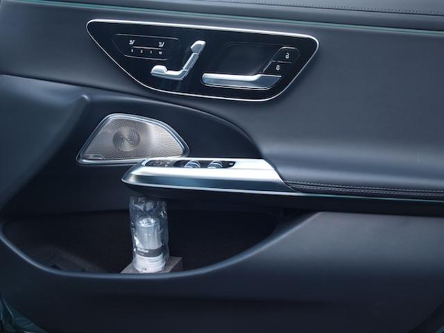 Ｅクラス Ｅ２２０　ｄ　アバンギャルド　ＡＭＧラインパッケージ　レザーエクスクルーシブパッケージ　アドバンスドパッケージ　デジタルインテリアパッケージ　Ｂｌｕｅｔｏｏｔｈ接続　ＥＴＣ　ＬＥＤヘッドライト　ＴＶ　アイドリングストップ（13枚目）