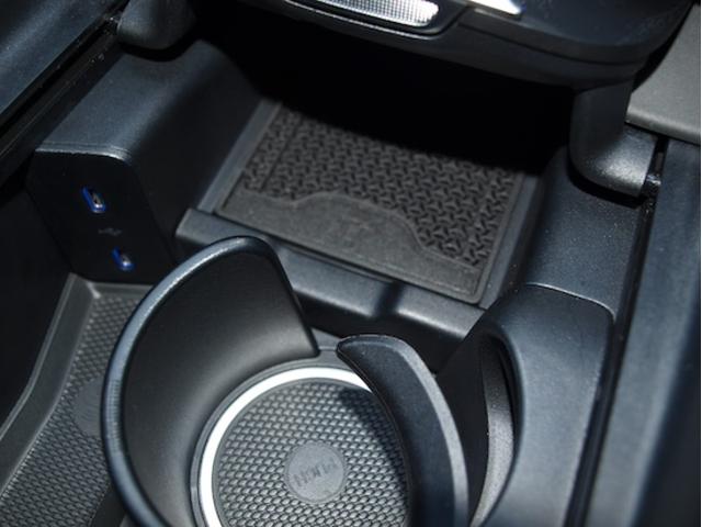 Ｅクラス Ｅ２２０　ｄ　アバンギャルド　ＡＭＧラインパッケージ　レザーエクスクルーシブパッケージ　アドバンスドパッケージ　デジタルインテリアパッケージ　Ｂｌｕｅｔｏｏｔｈ接続　ＥＴＣ　ＬＥＤヘッドライト　ＴＶ　アイドリングストップ（23枚目）