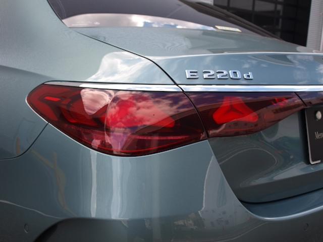 Ｅクラス Ｅ２２０　ｄ　アバンギャルド　ＡＭＧラインパッケージ　レザーエクスクルーシブパッケージ　アドバンスドパッケージ　デジタルインテリアパッケージ　Ｂｌｕｅｔｏｏｔｈ接続　ＥＴＣ　ＬＥＤヘッドライト　ＴＶ　アイドリングストップ（31枚目）
