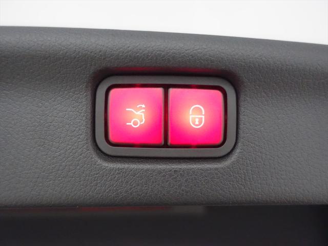 Ｃクラス Ｃ２２０　ｄ　アバンギャルド　ＡＭＧラインパッケージ　レザーエクスクルーシブパッケージ　ベーシックパッケージ　Ｂｌｕｅｔｏｏｔｈ接続　ＥＴＣ　ＬＥＤヘッドライト　ＴＶ　アイドリングストップ　クルーズコントロール　コネクテッド機能（26枚目）