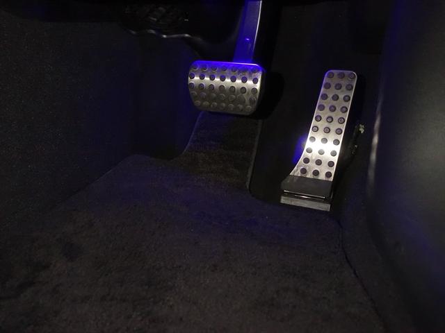 Ｃクラス Ｃ２２０　ｄ　アバンギャルド　ＡＭＧラインパッケージ　レザーエクスクルーシブパッケージ　ベーシックパッケージ　Ｂｌｕｅｔｏｏｔｈ接続　ＥＴＣ　ＬＥＤヘッドライト　ＴＶ　アイドリングストップ　クルーズコントロール　コネクテッド機能（28枚目）