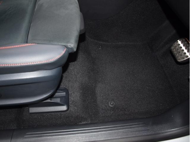 ＥＱＢ ＥＱＢ２５０　ＡＭＧラインパッケージ　３列シート　Ｂｌｕｅｔｏｏｔｈ接続　ＥＴＣ　ＬＥＤヘッドライト　ＴＶ　クルーズコントロール　コネクテッド機能　サイドカメラ　サンルーフ・ガラスルーフ　シートヒーター（15枚目）