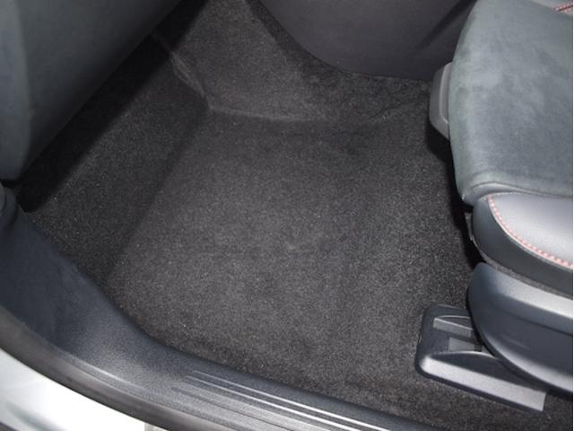 ＥＱＢ ＥＱＢ２５０　ＡＭＧラインパッケージ　３列シート　Ｂｌｕｅｔｏｏｔｈ接続　ＥＴＣ　ＬＥＤヘッドライト　ＴＶ　クルーズコントロール　コネクテッド機能　サイドカメラ　サンルーフ・ガラスルーフ　シートヒーター（16枚目）