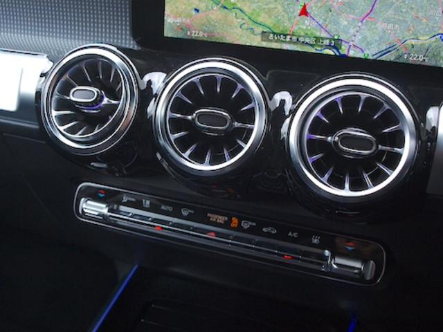 ＥＱＢ ＥＱＢ２５０　ＡＭＧラインパッケージ　３列シート　Ｂｌｕｅｔｏｏｔｈ接続　ＥＴＣ　ＬＥＤヘッドライト　ＴＶ　クルーズコントロール　コネクテッド機能　サイドカメラ　サンルーフ・ガラスルーフ　シートヒーター（23枚目）