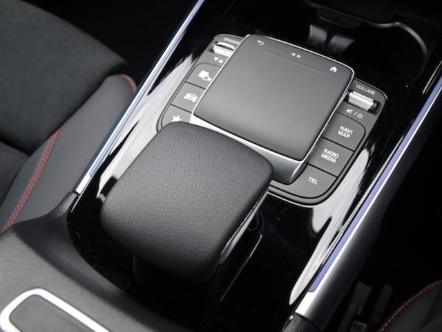 ＥＱＢ ＥＱＢ２５０　ＡＭＧラインパッケージ　３列シート　Ｂｌｕｅｔｏｏｔｈ接続　ＥＴＣ　ＬＥＤヘッドライト　ＴＶ　クルーズコントロール　コネクテッド機能　サイドカメラ　サンルーフ・ガラスルーフ　シートヒーター（26枚目）