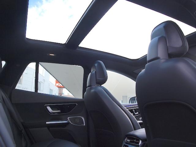EQE SUV EQE350 4MATIC SUV ローンチエディション LEDヘッドライト TV クルーズコントロール サイドカメラ サンルーフ・ガラスルーフ シートエアコン シートヒーター ナビ バックモニター パワーシート フロントカメラ 横滑り防止装置(28枚目)