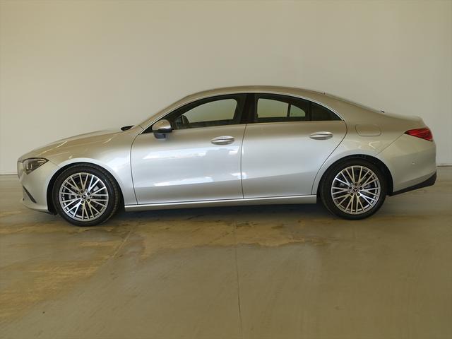 CLAクラス CLA200 d Bluetooth接続 ETC LEDヘッドライト TV アイドリングストップ クルーズコントロール コネクテッド機能 シートヒーター トランクスルー ナビ バックモニター パワーシート フロアマット(5枚目)