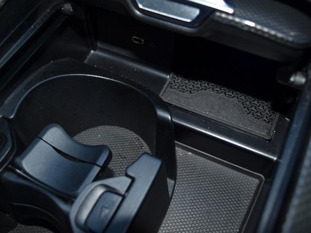 Cクラスステーションワゴン C200 ステーションワゴン アバンギャルド AMGラインパッケージ レザーエクスクルーシブパッケージ ベーシックパッケージ ドライバーズパッケージ Bluetooth接続 ETC LEDヘッドライト TV アイドリングストップ(27枚目)