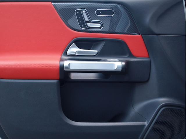 GLB GLB180 AMGラインパッケージ AMGレザーエクスクルーシブパッケージ 3列シート Bluetooth接続 ETC LEDヘッドライト TV アイドリングストップ クルーズコントロール コネクテッド機能(7枚目)