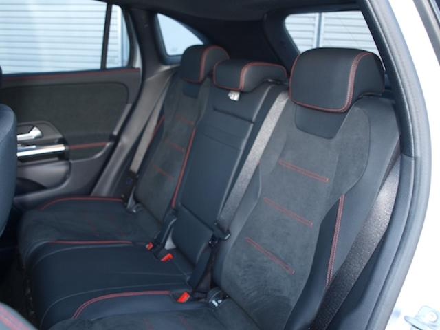 GLAクラス GLA200 d 4MATIC AMGラインパッケージ Bluetooth接続 ETC LEDヘッドライト TV アイドリングストップ クルーズコントロール コネクテッド機能 サイドカメラ シートヒーター トランクスルー ナビ(11枚目)