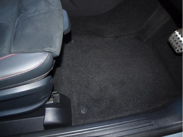 GLAクラス GLA200 d 4MATIC AMGラインパッケージ Bluetooth接続 ETC LEDヘッドライト TV アイドリングストップ クルーズコントロール コネクテッド機能 サイドカメラ シートヒーター トランクスルー ナビ(15枚目)