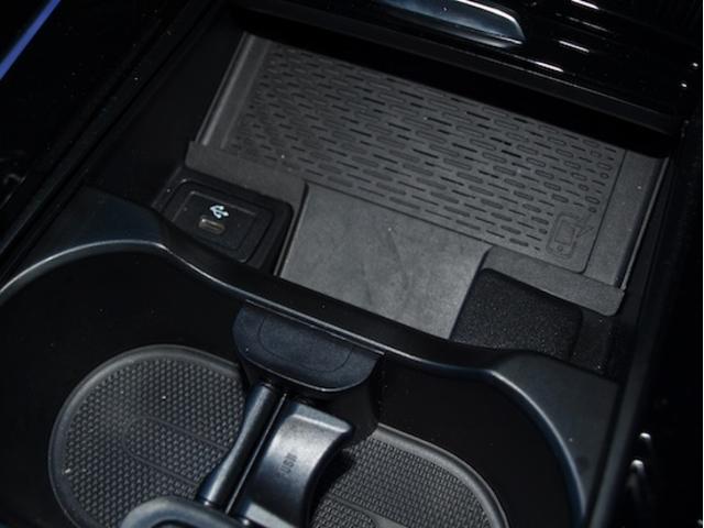 GLAクラス GLA200 d 4MATIC AMGラインパッケージ Bluetooth接続 ETC LEDヘッドライト TV アイドリングストップ クルーズコントロール コネクテッド機能 サイドカメラ シートヒーター トランクスルー ナビ(27枚目)