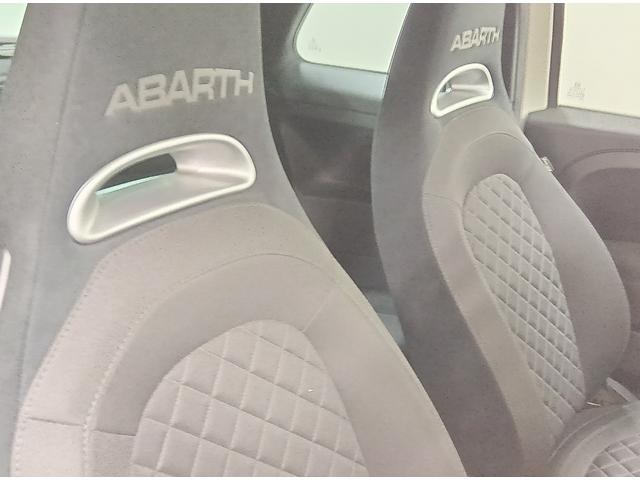アバルト５９５ Ｆ５９５　右ハンドル５速マニュアル車　レコードモンツァマフラー　ブラックファブリックシート　バックセンサー　ＥＴＣ　１６５ＰＳ（26枚目）
