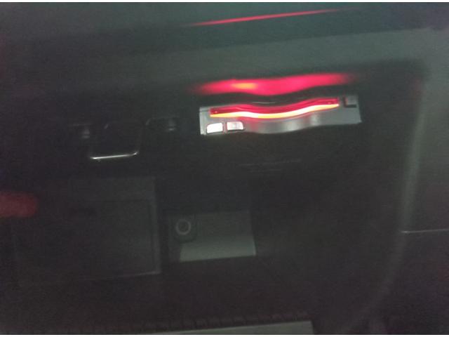 アバルト６９５Ｃ ツーリズモ　ワンオーナー　ブラックレザー　電動オープン　カープレイ　Ｂｅａｔｓプレミアムサウンドシステム　ブレンボ　レコードモンツァマフラー　純正ドラレコ（31枚目）