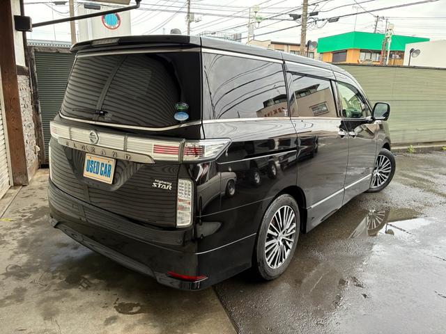 エルグランド ３５０ハイウェイスター　本革Ｓ　　ナビＴＶ　　両側パワスライドドア　後席モニター（7枚目）