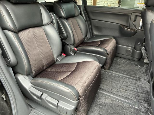 エルグランド ３５０ハイウェイスター　本革Ｓ　　ナビＴＶ　　両側パワスライドドア　後席モニター（16枚目）