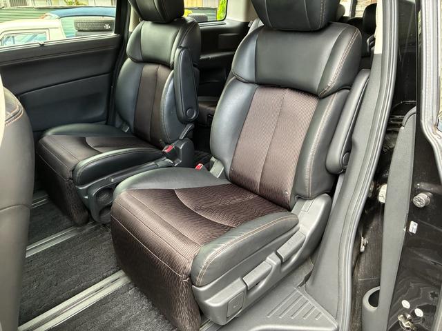 エルグランド ３５０ハイウェイスター　本革Ｓ　　ナビＴＶ　　両側パワスライドドア　後席モニター（17枚目）