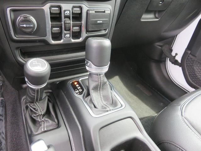 3.6WD オーバーランド 自社輸入車輌 レザーPKG アドバンスセーフティーグループ(14枚目)