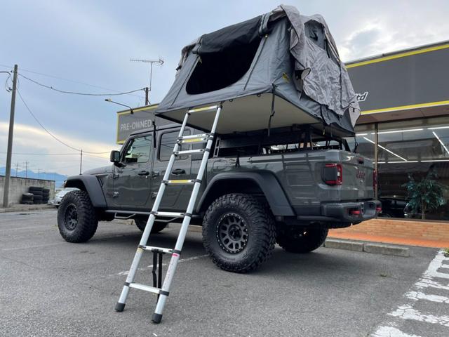 3.6ルビコン 4WD 自社輸入車輌 コールドウェザー ライティング METHOD17INC 305 NVTitanium TRAILGRAPPLER37INC SMITTYBILT ルーフトップテント キャンピング(16枚目)