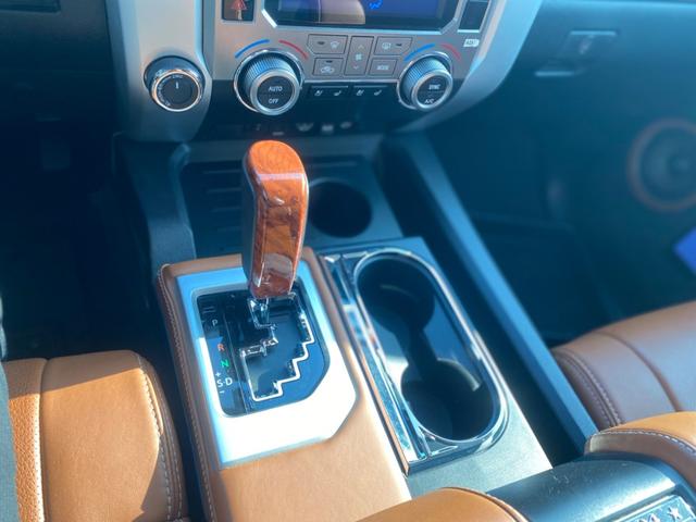 1794エディション 新車並行 エアサス オーディオシステムフルデッドニング 電動サイドステップ ベッドフルデッドニング アンプ ウーハー レグザーニ26インチ カロッツェリアナビフルセグTV(13枚目)
