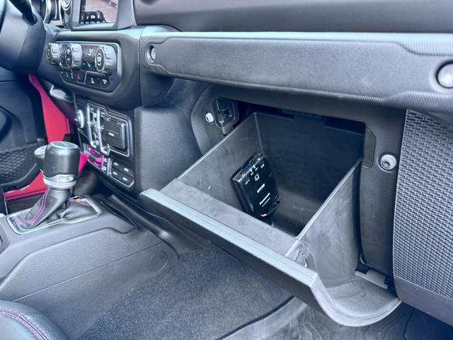 ジープその他 　自社輸入車輌　レザーＰＫＧ　エレクトリック　コールドウェザー　ライトグループ　ＲＥＡＤＹ　ＬＩＦＴ　ＴｒａｉｌＧｒａｐｐｌｅｒ　ＭＥＴＨＯＤ　３０５　ＮＶＢｒｏｎｚｒｅ　ｎ－ｆａｂステップ（16枚目）