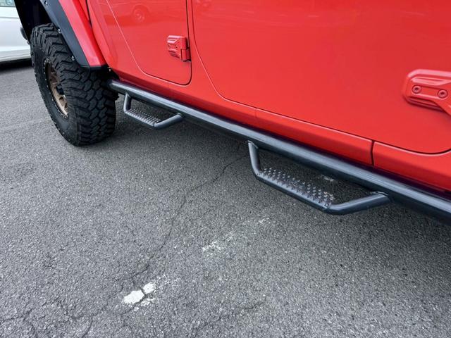 ジープその他 　自社輸入車輌　レザーＰＫＧ　エレクトリック　コールドウェザー　ライトグループ　ＲＥＡＤＹ　ＬＩＦＴ　ＴｒａｉｌＧｒａｐｐｌｅｒ　ＭＥＴＨＯＤ　３０５　ＮＶＢｒｏｎｚｒｅ　ｎ－ｆａｂステップ（31枚目）