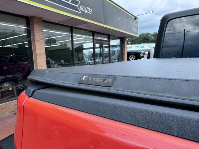 ジープその他 　自社輸入車輌　レザーＰＫＧ　エレクトリック　コールドウェザー　ライトグループ　ＲＥＡＤＹ　ＬＩＦＴ　ＴｒａｉｌＧｒａｐｐｌｅｒ　ＭＥＴＨＯＤ　３０５　ＮＶＢｒｏｎｚｒｅ　ｎ－ｆａｂステップ（32枚目）