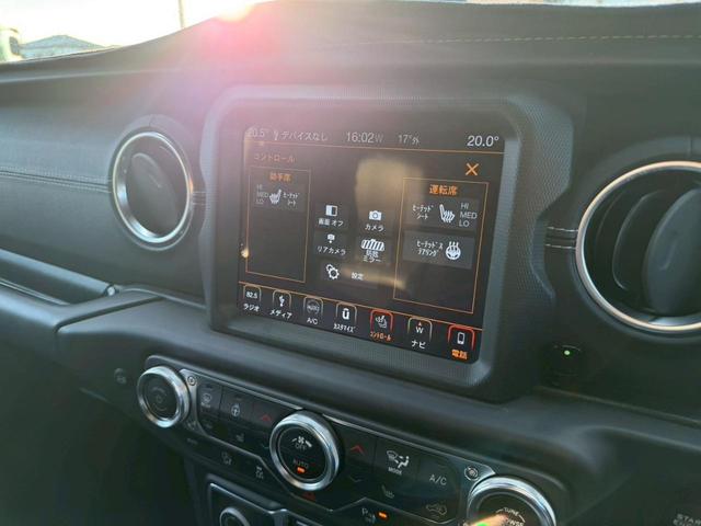 ジープ・ラングラーアンリミテッド サハラ レザーパッケージ ルビコンボンネット ルビコンバンパー JAOSマフラー FUEL17インチAW 2インチリフトアップ SMITTY BILTラック FOXショック RCウィンチ ドアステップ ヒッチ(17枚目)