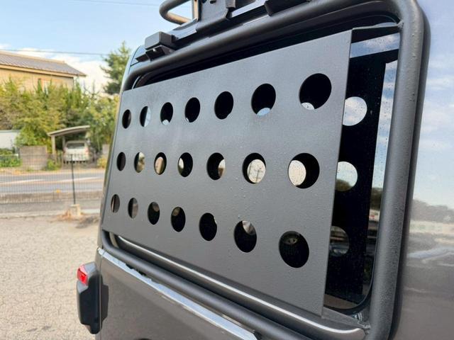 ジープ・ラングラーアンリミテッド サハラ レザーパッケージ ルビコンボンネット ルビコンバンパー JAOSマフラー FUEL17インチAW 2インチリフトアップ SMITTY BILTラック FOXショック RCウィンチ ドアステップ ヒッチ(24枚目)