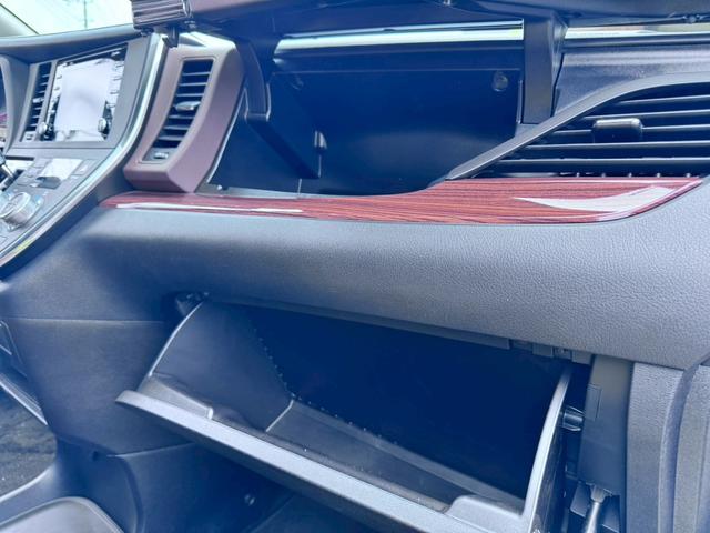 シエナ リミテッド 3.5V6リミテッド 4WD 2018yモデル サンルーフ レザーシート シートヒーター オットマンシート セーフティセンス パワーバックドア サイドステップ(17枚目)