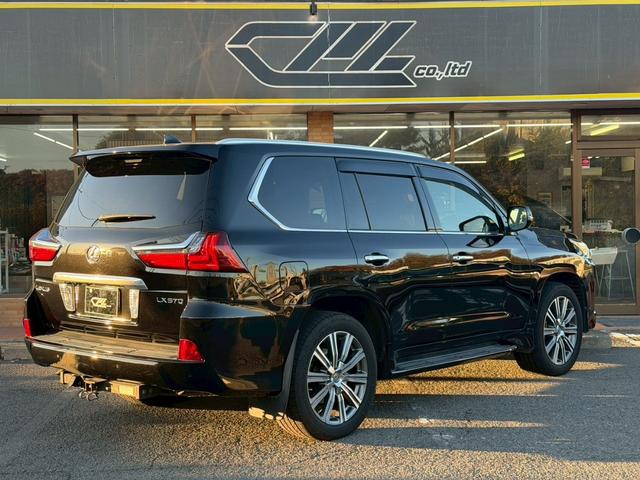 ＬＸ ＬＸ５７０　ＬＸ５７０　リアシートエンターテインメントシステム　マークレビンソンリファレンスサラウンドシステム　セーフティシステムプラス　ダークブラウン縞杢インパネ　１０本スポーク切削光輝２１インチ（5枚目）