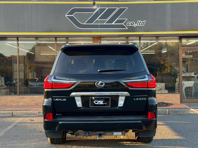 ＬＸ ＬＸ５７０　ＬＸ５７０　リアシートエンターテインメントシステム　マークレビンソンリファレンスサラウンドシステム　セーフティシステムプラス　ダークブラウン縞杢インパネ　１０本スポーク切削光輝２１インチ（6枚目）