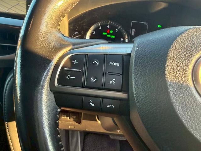 ＬＸ ＬＸ５７０　ＬＸ５７０　リアシートエンターテインメントシステム　マークレビンソンリファレンスサラウンドシステム　セーフティシステムプラス　ダークブラウン縞杢インパネ　１０本スポーク切削光輝２１インチ（10枚目）