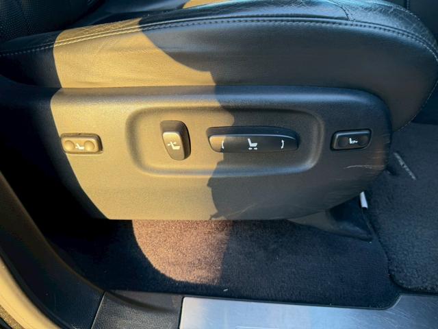 ＬＸ ＬＸ５７０　ＬＸ５７０　リアシートエンターテインメントシステム　マークレビンソンリファレンスサラウンドシステム　セーフティシステムプラス　ダークブラウン縞杢インパネ　１０本スポーク切削光輝２１インチ（13枚目）
