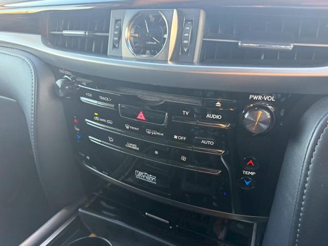 ＬＸ ＬＸ５７０　ＬＸ５７０　リアシートエンターテインメントシステム　マークレビンソンリファレンスサラウンドシステム　セーフティシステムプラス　ダークブラウン縞杢インパネ　１０本スポーク切削光輝２１インチ（14枚目）