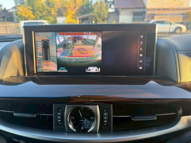 ＬＸ ＬＸ５７０　ＬＸ５７０　リアシートエンターテインメントシステム　マークレビンソンリファレンスサラウンドシステム　セーフティシステムプラス　ダークブラウン縞杢インパネ　１０本スポーク切削光輝２１インチ（17枚目）