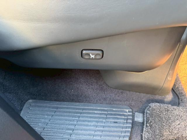 ＬＸ ＬＸ５７０　ＬＸ５７０　リアシートエンターテインメントシステム　マークレビンソンリファレンスサラウンドシステム　セーフティシステムプラス　ダークブラウン縞杢インパネ　１０本スポーク切削光輝２１インチ（23枚目）