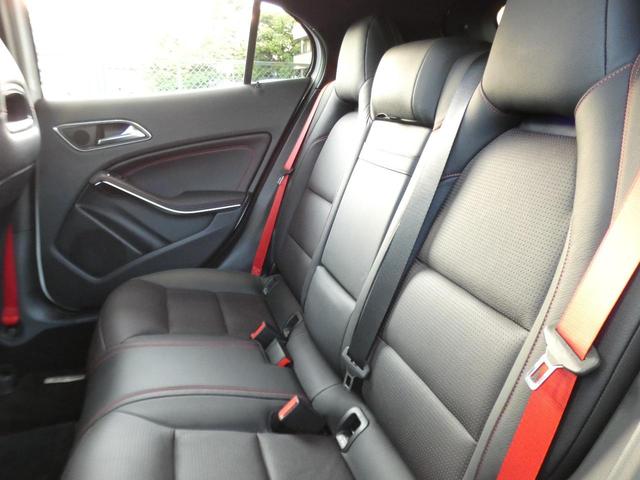 ＧＬＡクラス ＧＬＡ４５　４マチック　１オーナー　後期モデル　ＡＭＧ専用装備　レーダーセーフティＰＫＧ　ブラックレザーシート　パノラマＳＲ　ナビＴＶ　ＣａｒＰｌａｙ　前後ドラレコ　ＬＥＤヘッドライト　強化ブレーキ　１９インチＡＷ　２年保証（12枚目）