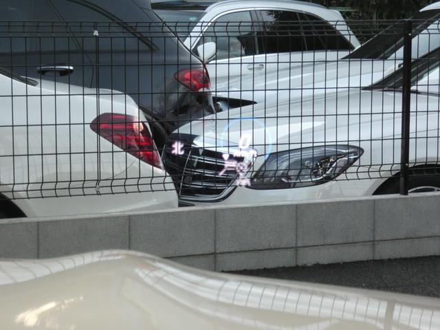 Ｅクラス Ｅ２００　スポーツ　ＡＭＧラインインテリア／ＥＸＣ－Ｐ　後期型　１オーナー　ＢＳＧ搭載　ＡＭＧエアロ／１９ＡＷ　ナッパ革／前後ヒーター　ＭＢＵＸナビ　地デジ　３６０度カメラ　Ａカープレイ　ブルメスター　ＨＵＤ　２年保証付（17枚目）