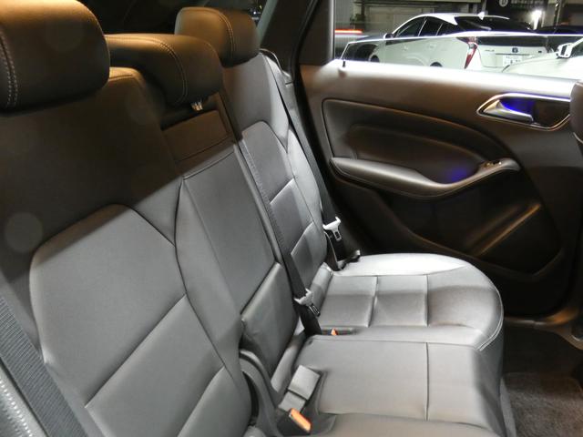 Ｂクラス Ｂ１８０　ベーシック／プレミアム／レーダーＰ　後期　キーレスゴー　黒革／ヒーター　パノラマＳＲ　ナビ　地デジ　Ａカープレイ／Ａオート　Ｂカメラ　ハーマンカードン　パドルシフト　ＬＥＤライト／自動ＨＢ　２年保証付（30枚目）