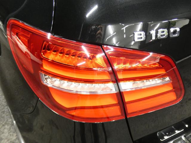Ｂクラス Ｂ１８０　ベーシック／プレミアム／レーダーＰ　後期　キーレスゴー　黒革／ヒーター　パノラマＳＲ　ナビ　地デジ　Ａカープレイ／Ａオート　Ｂカメラ　ハーマンカードン　パドルシフト　ＬＥＤライト／自動ＨＢ　２年保証付（39枚目）