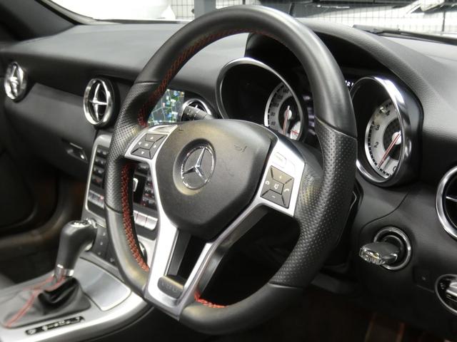 SLK SLK200ブルーエフィシェンシー AMGスポーツPKG 1オーナー AMGエアロ/18AW 黒本革/ヒーター/エアスカーフ 純正ナビ 地デジ ダイナミックハンドリングP パドルシフト キセノンライト インテリジェントライト 2年保証付(17枚目)