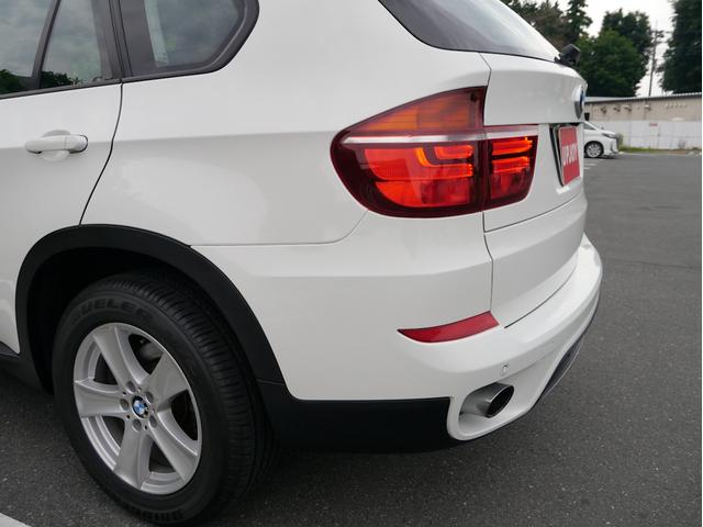 Ｘ５ ｘＤｒｉｖｅ　３５ｉ　１オーナー車　直６　３０００ｃｃターボ　８速オートマ　レザーシート　パワーシート　シートヒーター　コンフォートアクセス　ナビ　バック＆トップビューカメラ　地デジＴＶ　ブルートゥース　記録簿　スペアキー（23枚目）
